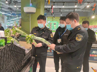 我縣多措并舉強(qiáng)化疫情防控期間食用農(nóng)產(chǎn)品市場(chǎng)監(jiān)管，筑牢安全防線